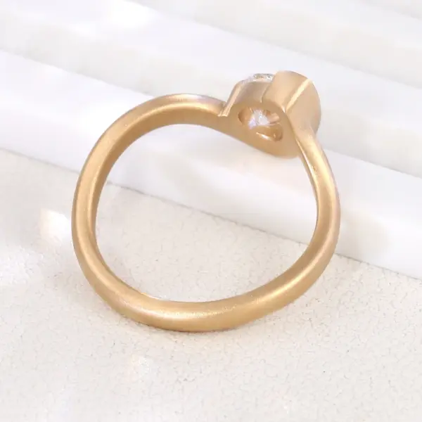 14K Gold Pear Lab Grown Diamond Prong Set Solitaire Engagement Ring ...