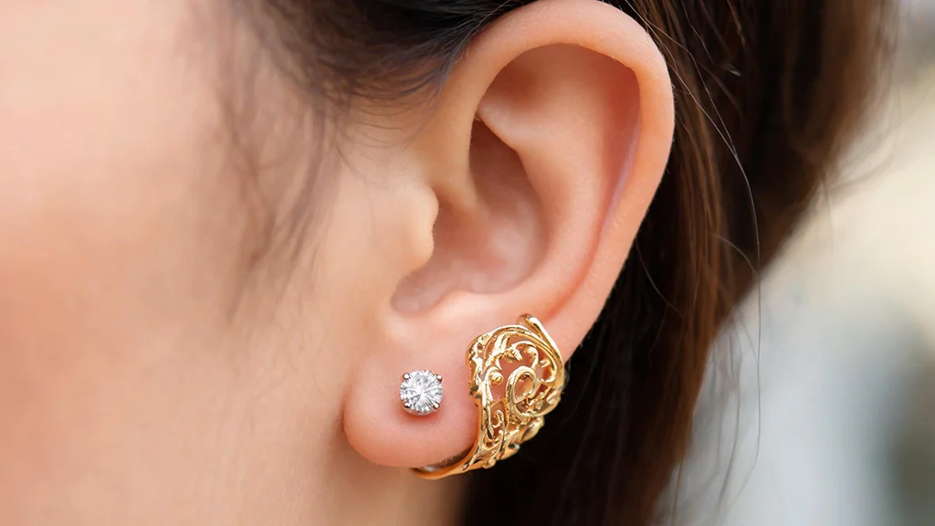 Earring jacket behind a stud earring