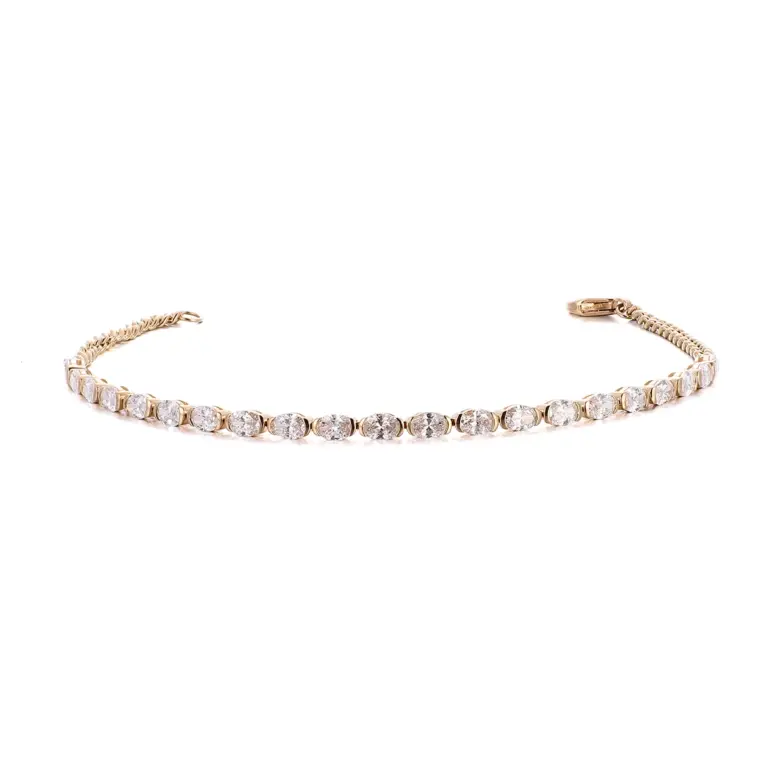 oval lab grown diamond chic chain bracelet in 18k gold 1