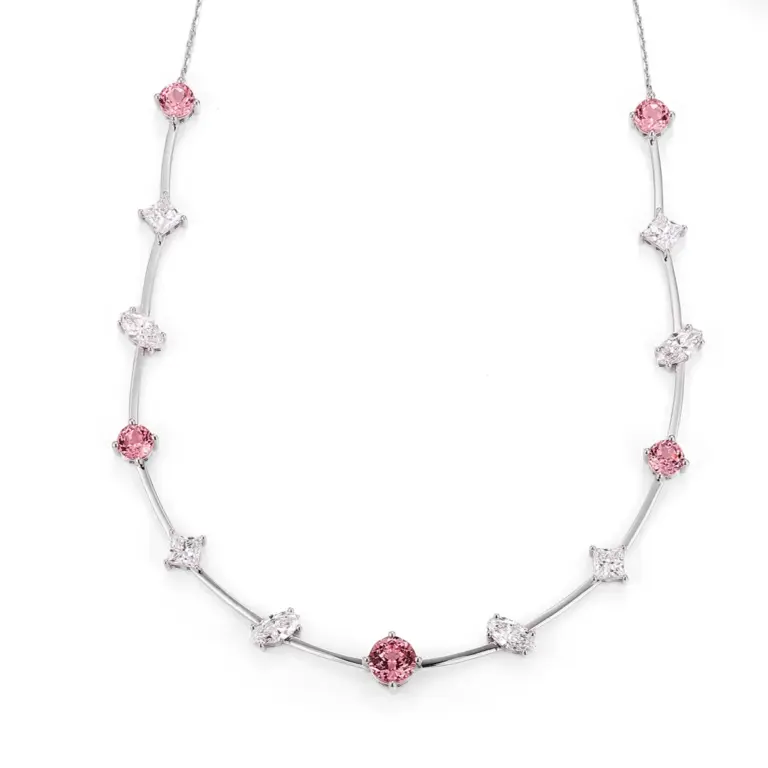 Collar con dije de diamante redondo cultivado en laboratorio de oro de 10k 1