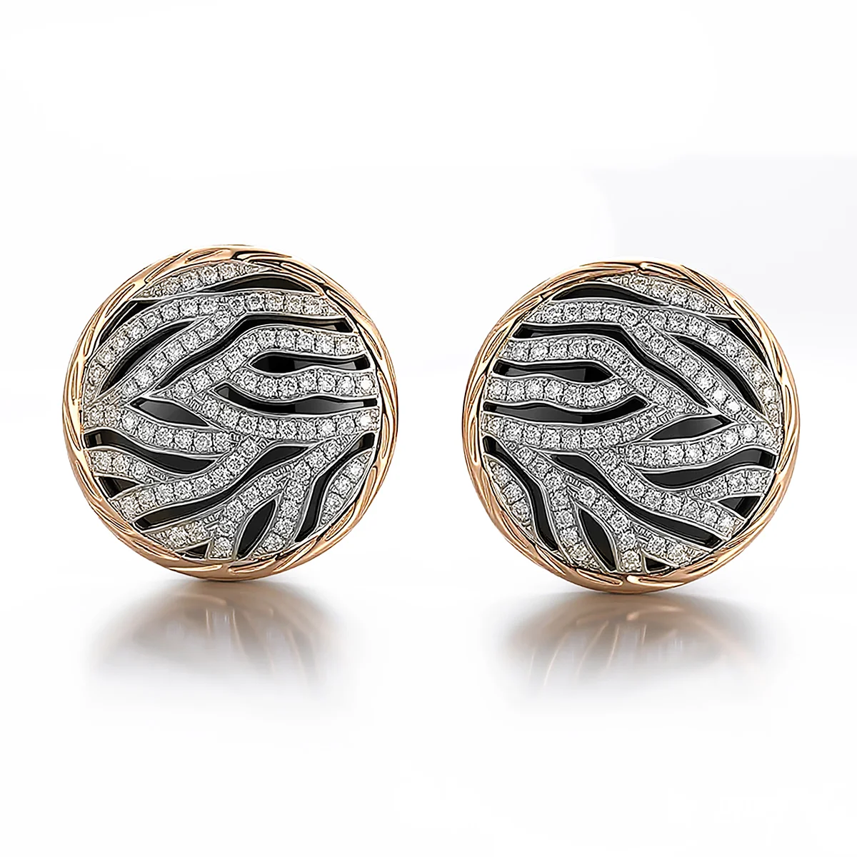 Brincos de pressão em ouro 14k com pavé de diamantes 1 Brincos de pressão em ouro 14k com pavé de diamantes 1