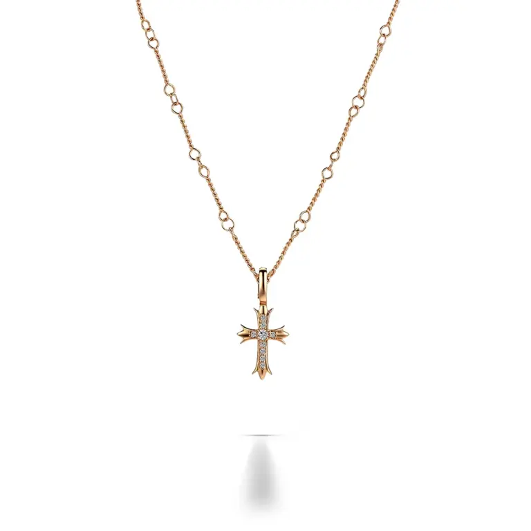 Collar pequeño de cruz de diamantes en oro de 14k 1