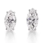 Brincos de ouro 18k com diamante sintético de 2 quilates em formato de marquise e quatro garras.