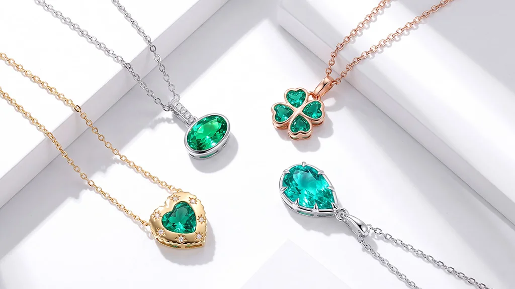 Pendant vs Necklace hero