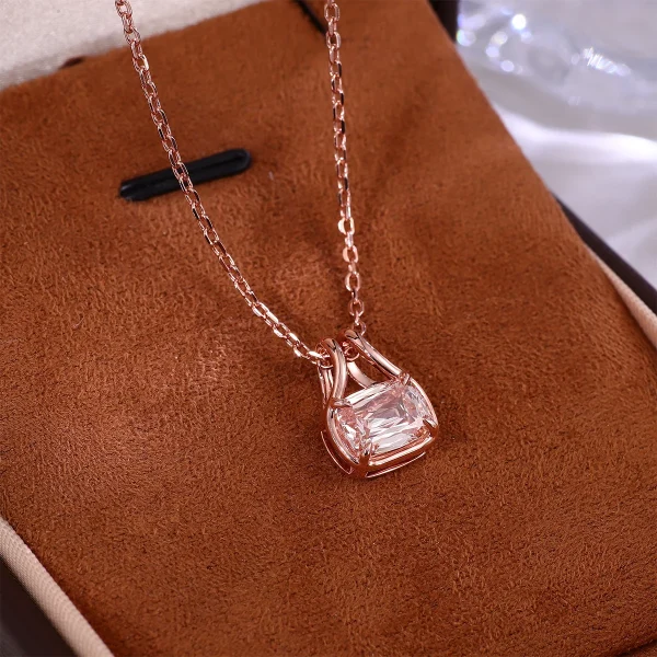 Collar con colgante de diamante rosa cultivado en laboratorio, talla cojín, de oro de 14k, 4